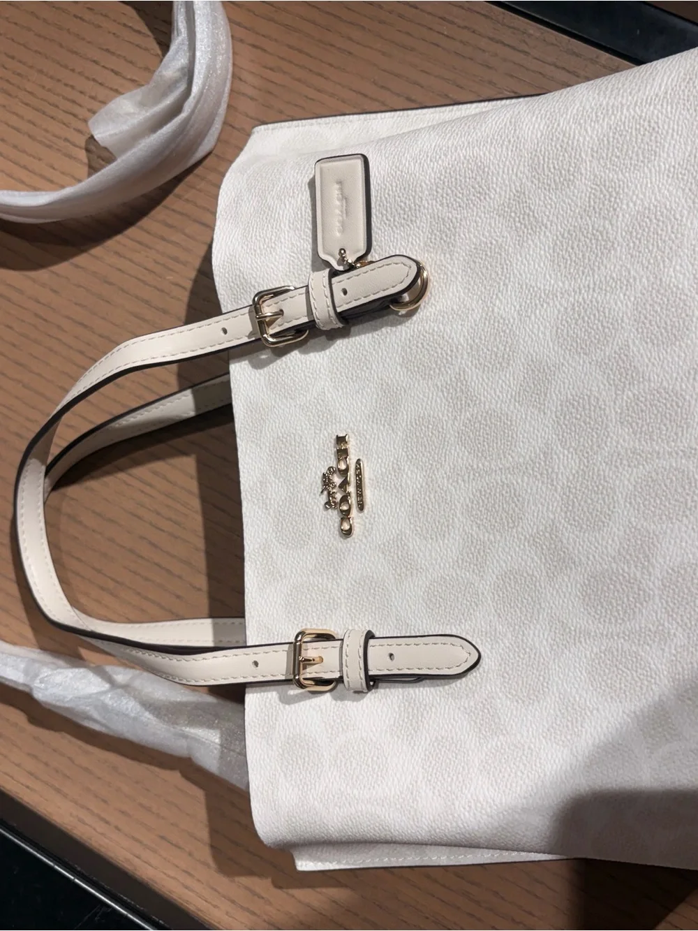 Coach Pebbled Leather Shoulder Tote with Removable Strap new( black/white/sig)